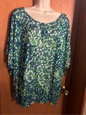 Women’s Navy Green Floral Dolman Sleeve Top